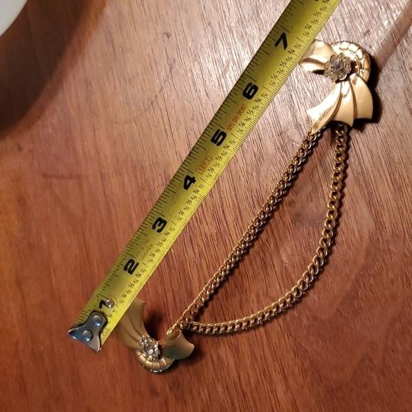 Vintage Chained Sweater pins. - Picture 3 of 4